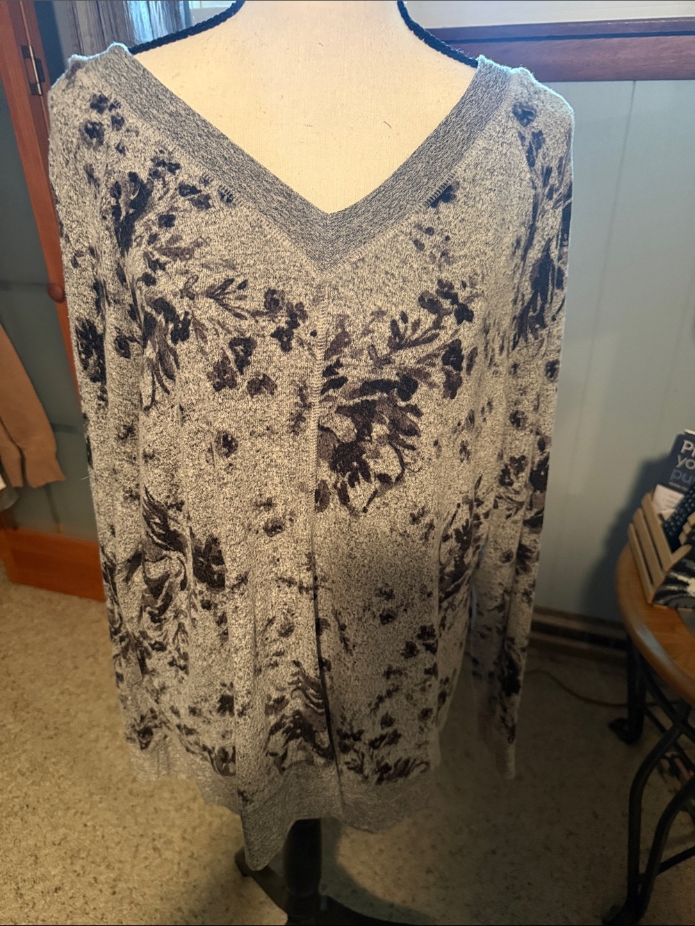 Maurice’s Women's V-Neck Floral Print Gray Sweater